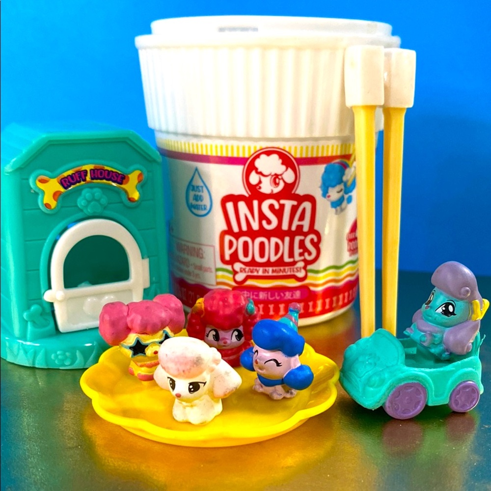 Insta Poodles Miniature Playset Includes 9 Pieces
